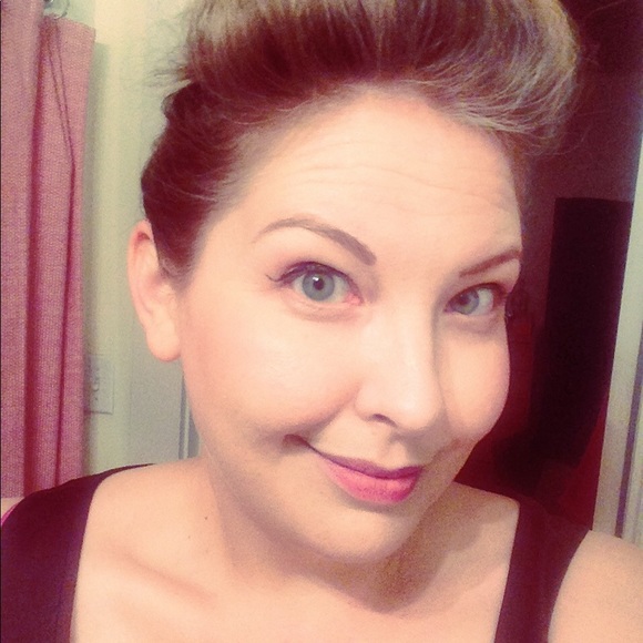 Meet your Posher, Katherine - Picture 1 of 1